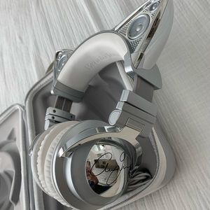 ariana grande special edition cat headphones!!!